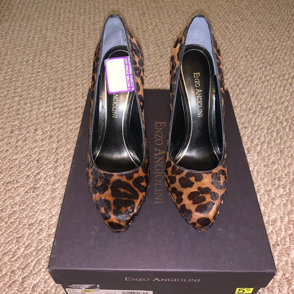 Leopard calf hair pump